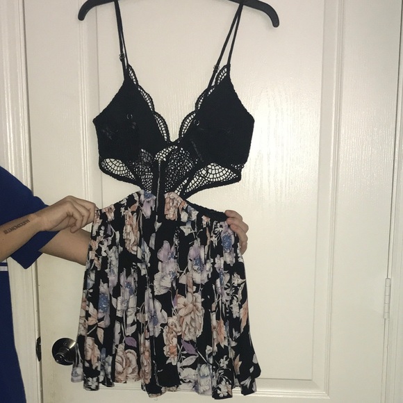 LF Romper - Picture 3 of 7
